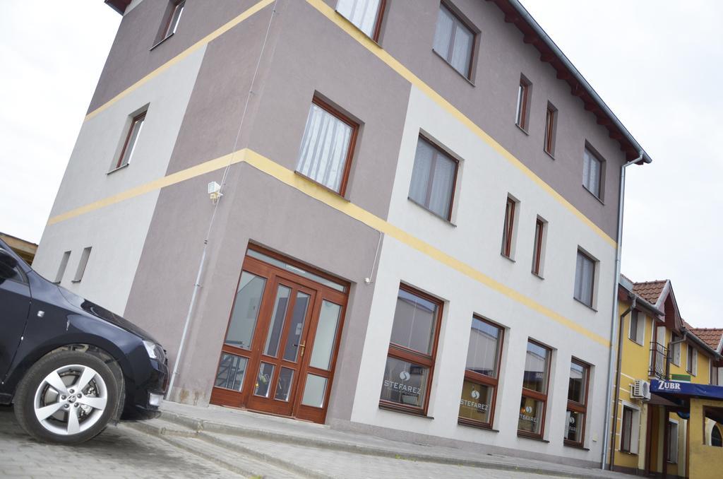 Penzion Stefarez New Velky Meder Exterior photo